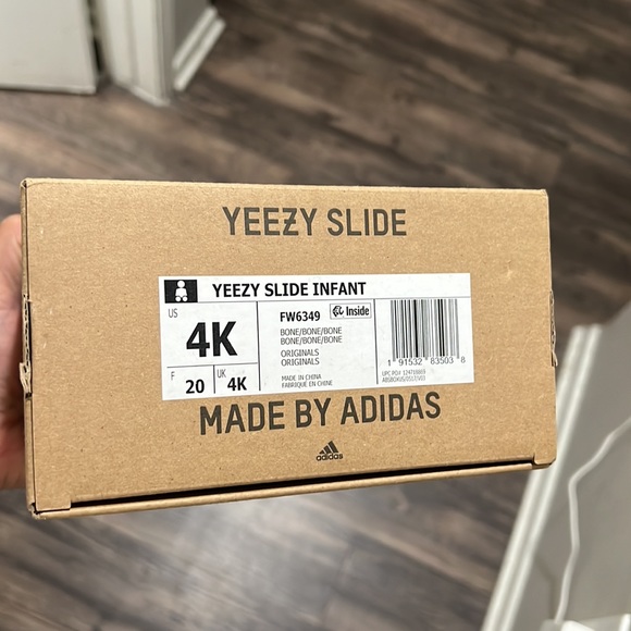 Yeezy slides - Picture 3 of 3